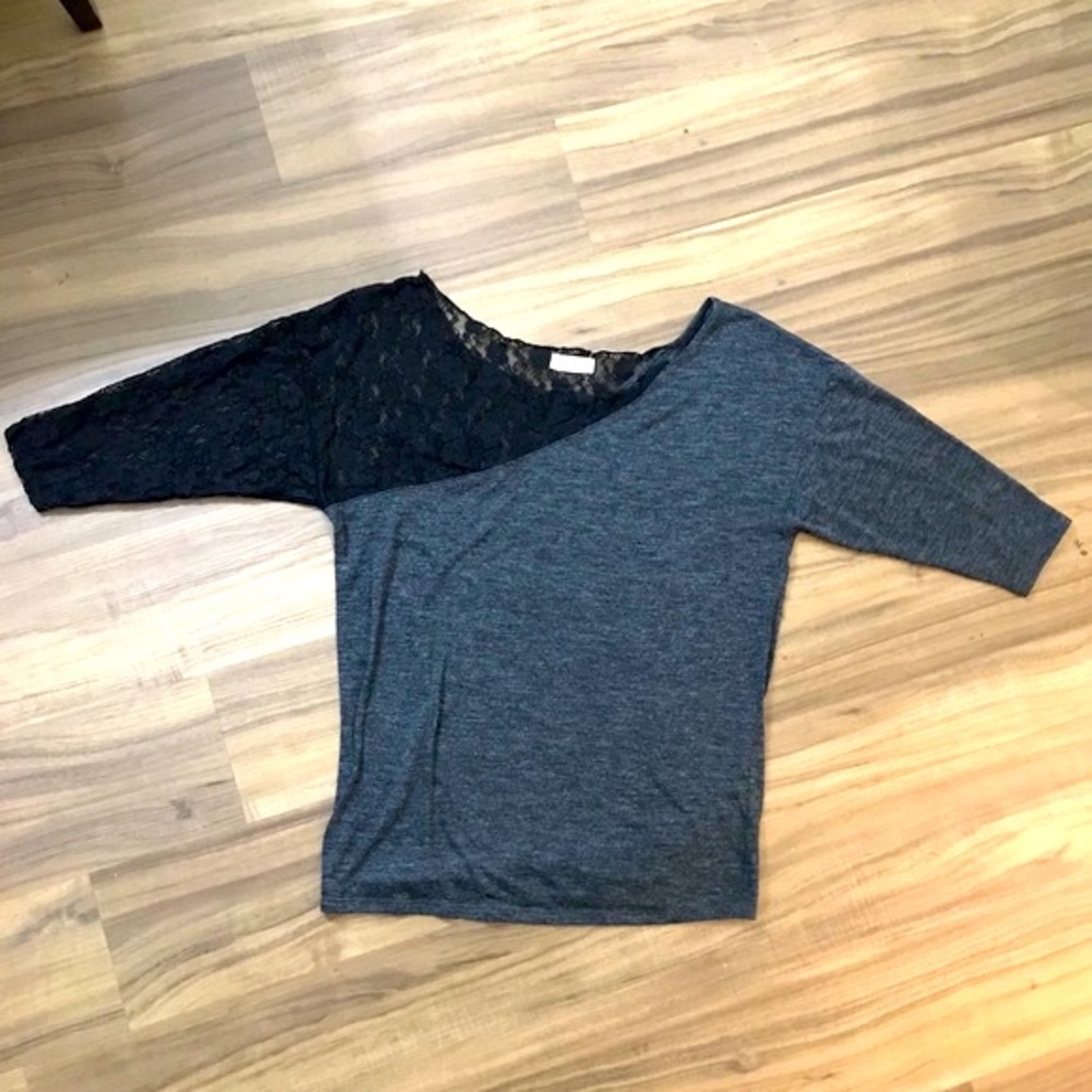 Solemio Long Sleeve Top W/ Black Lace Sleeve